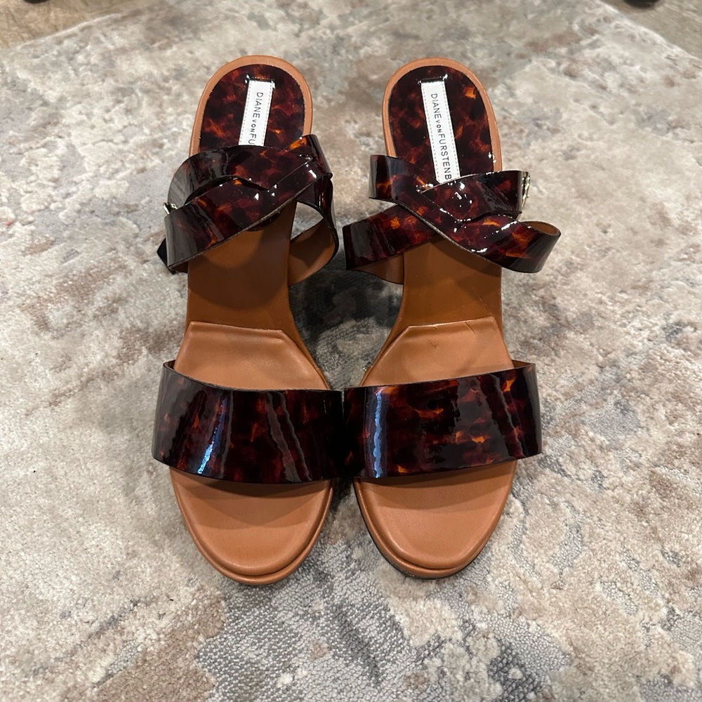 DVF Diane von Furstenberg Wilma Tortoise wedge size 7B made in Italy - Picture 2 of 7